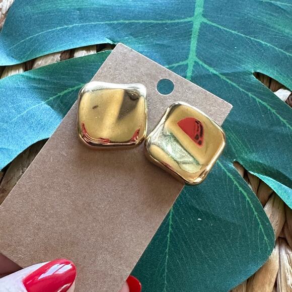 BOGO FREE GOLD SQUARE STATEMENT EARRINGS POST - Picture 3 of 5